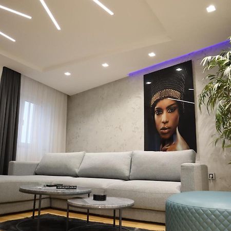 House Of Mac Apartments Ni Exterior foto
