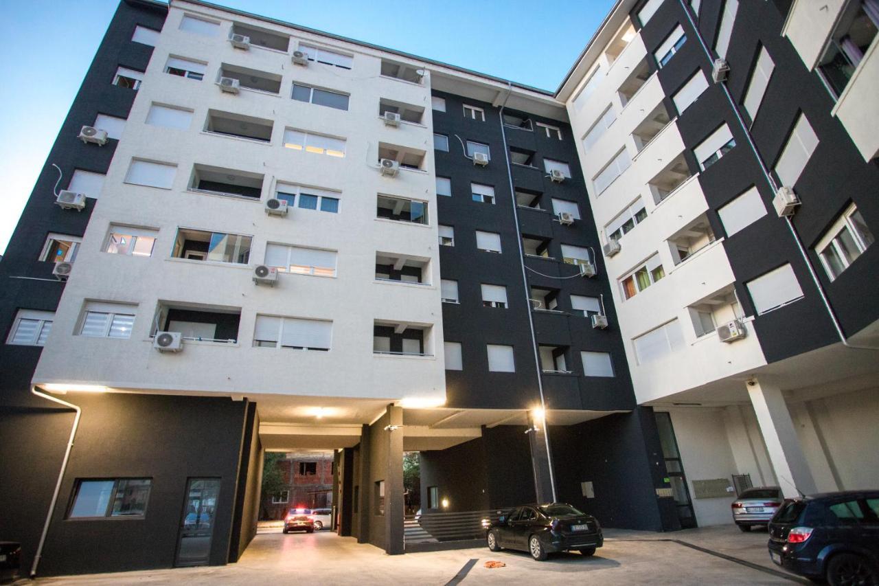 House Of Mac Apartments Ni Exterior foto