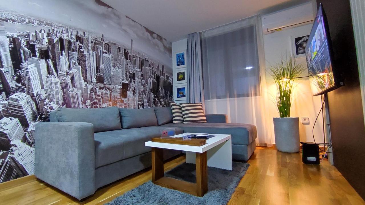 House Of Mac Apartments Ni Exterior foto