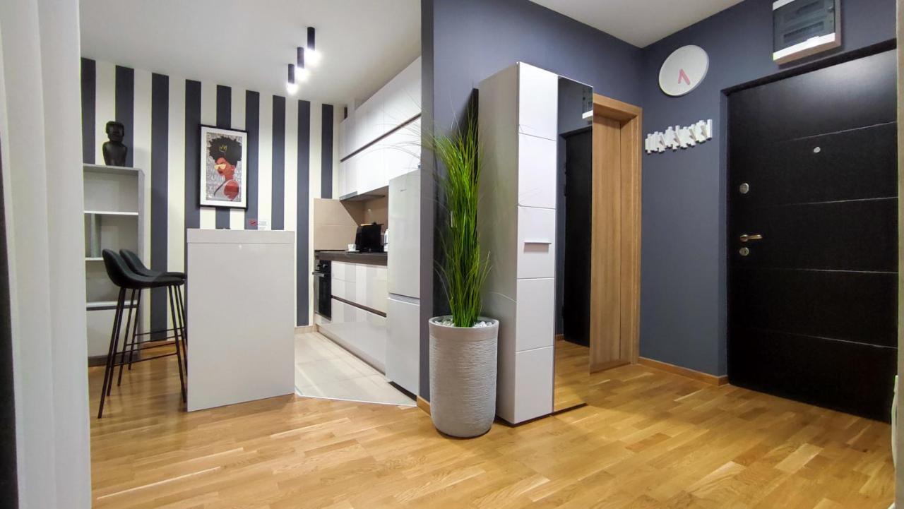 House Of Mac Apartments Ni Exterior foto