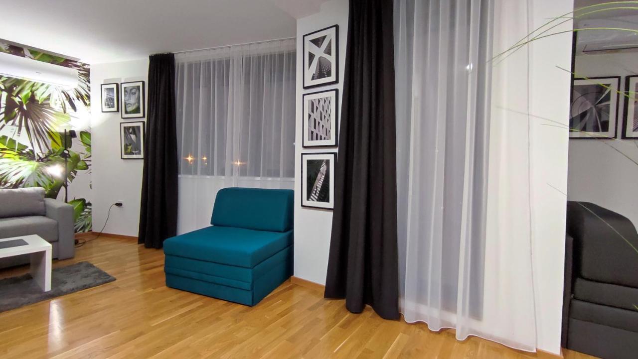 House Of Mac Apartments Ni Exterior foto