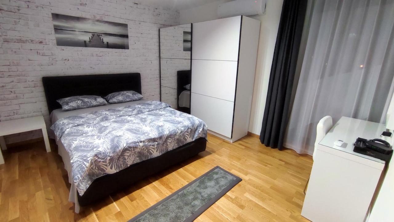 House Of Mac Apartments Ni Exterior foto