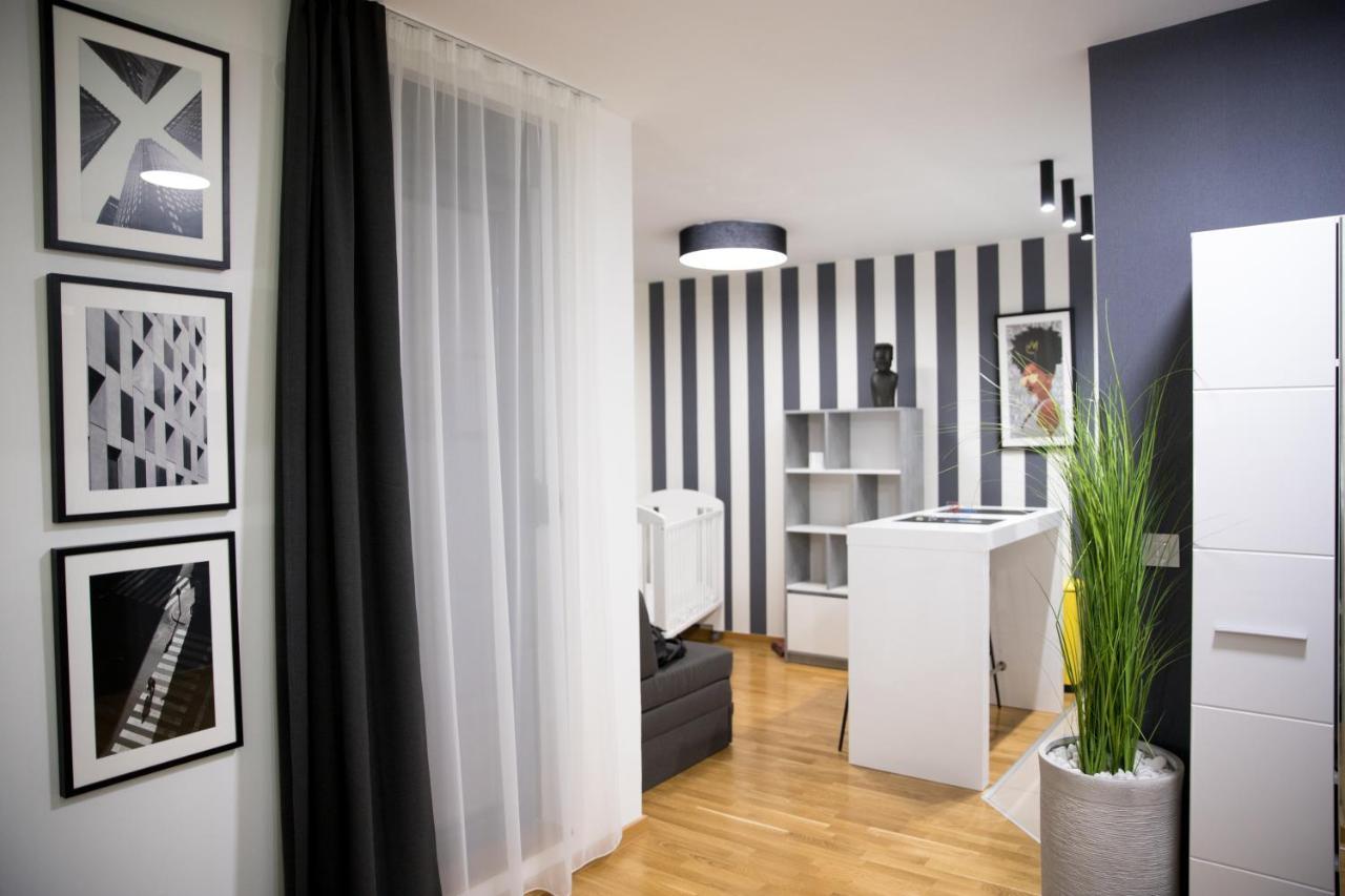 House Of Mac Apartments Ni Exterior foto