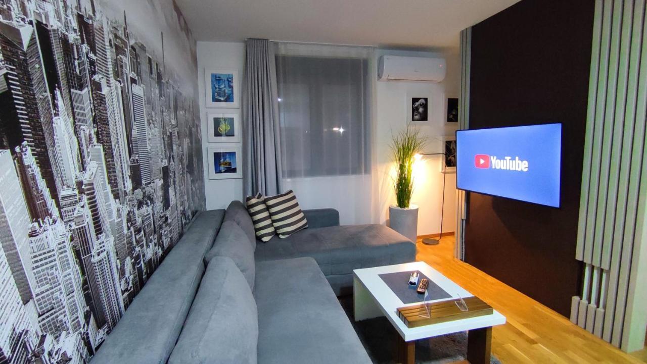House Of Mac Apartments Ni Exterior foto